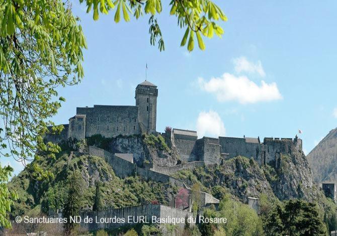 Appart Lourdes 100 M Gare - 4 Places Avec Balcon 10Mn Sanctuaire מראה חיצוני תמונה